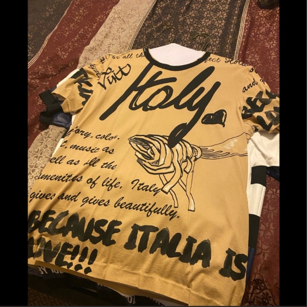AUTHENTIC MEN DOLCE AND GABBANA T SHIRT